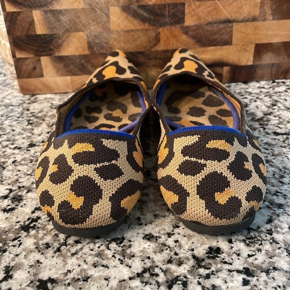 Rothy's Leopard Print Flats with Blue Trim Size 9.5W - Picture 5 of 6